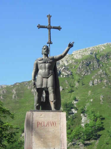 Monumento al Rey Pelayo, Covadonga, Asturias, Espa