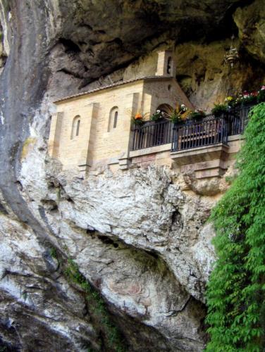 Santa Cueva, Covadonga, Cangas de Onís, Asturias, España.